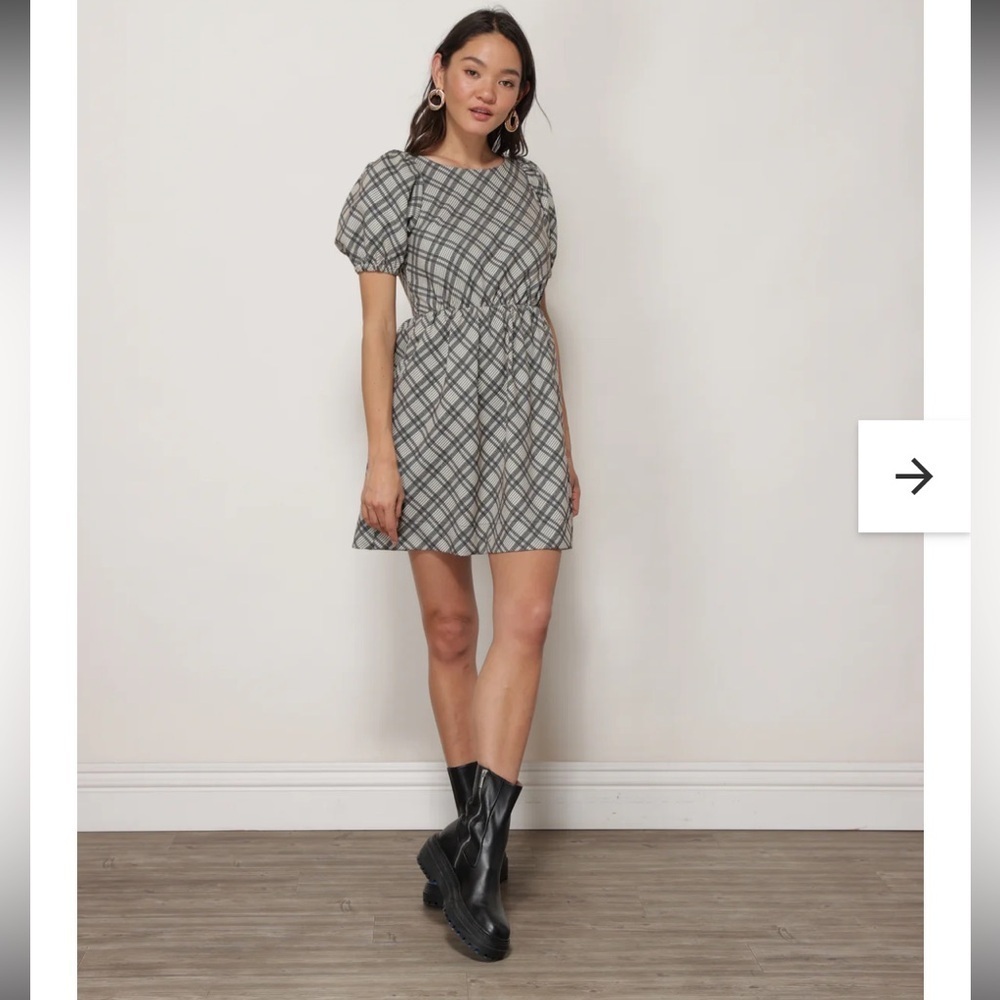 NWT Line & Dot Lisa Plaid Open Back Dress in Olive Multicolor Size Medium $108